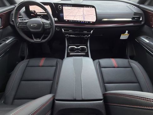 New 2026 Chevrolet Traverse RS w/ LPO, Floor Liner Package FWD image 10