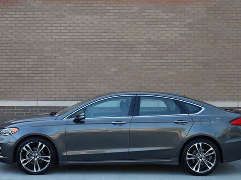 Used 2020 Ford Fusion Titanium FWD image 4