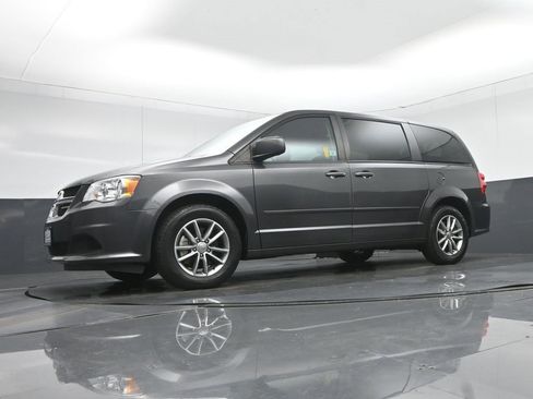 Used 2016 Dodge Grand Caravan SE image 58