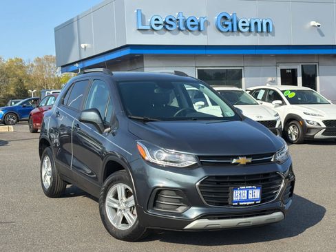 Certified 2022 Chevrolet Trax LT w/ LT Convenience Package AWD/4WD image 24