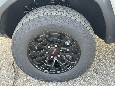 New 2026 GMC Canyon Elevation w/ Convenience Package image 23