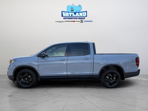 New 2026 Honda Ridgeline Black Edition image 2