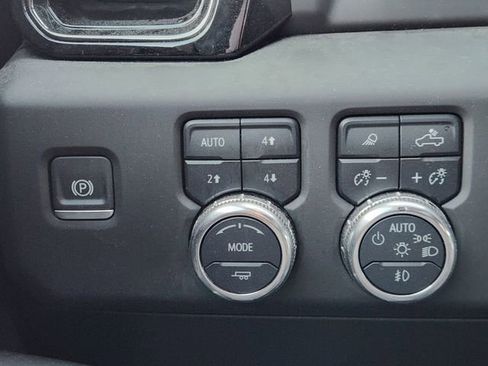 Certified 2025 GMC Sierra 2500 AT4X image 21