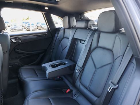 Certified 2025 Porsche Macan image 43