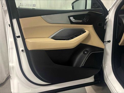 Used 2025 Acura MDX SH-AWD image 9