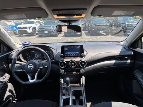 Used 2025 Nissan Sentra SV FWD image 31