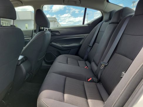Used 2025 Nissan Altima 2.5 SV FWD image 16