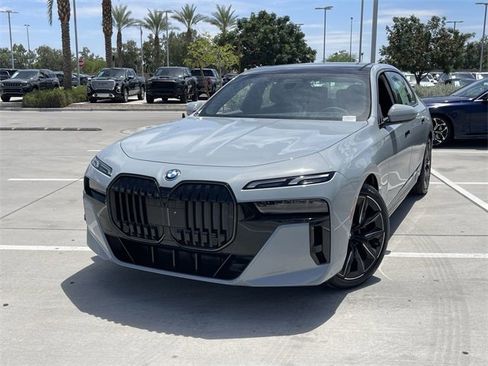 New 2025 BMW i7 xDrive60 image 3