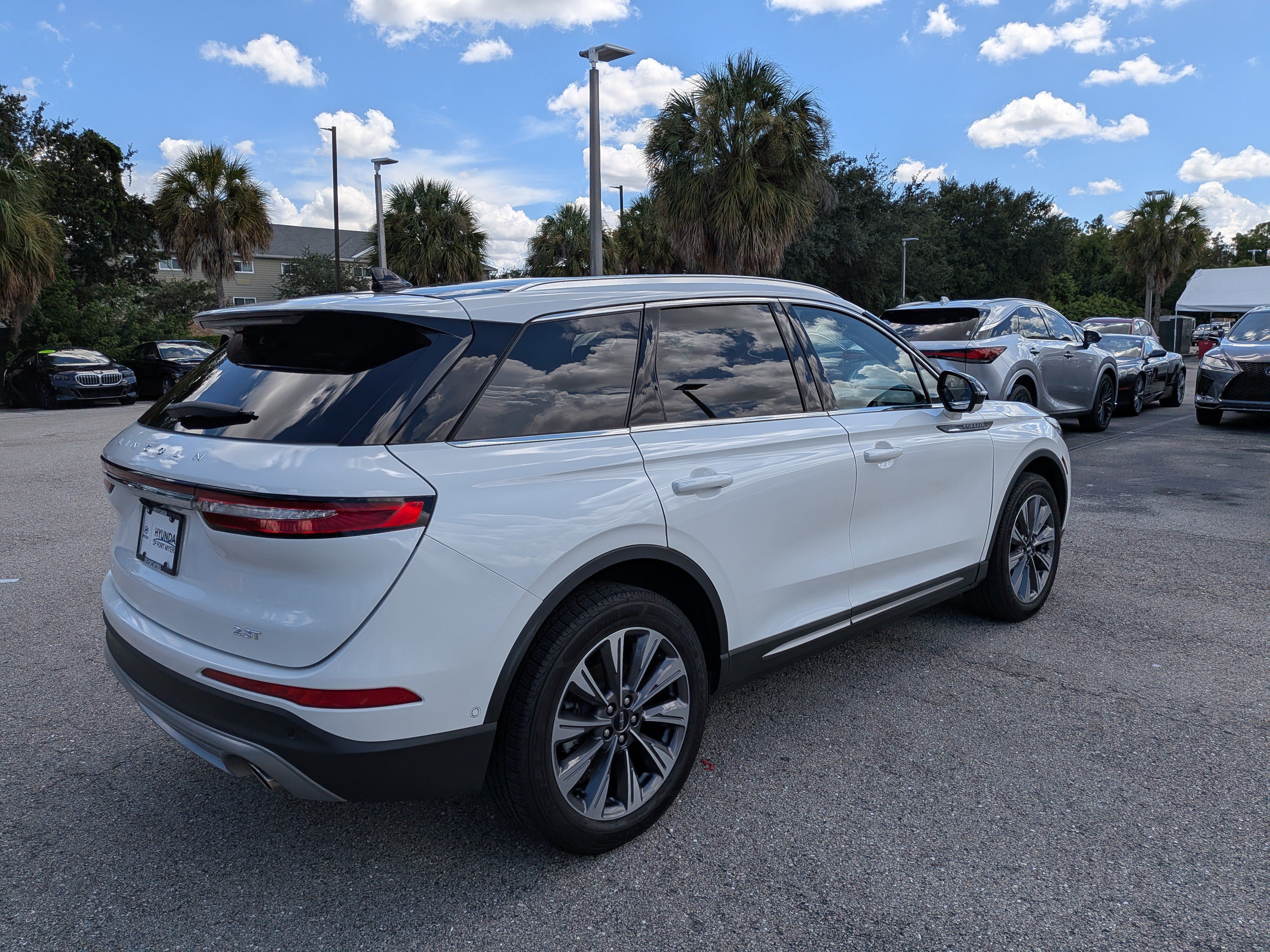 Used 2020 Lincoln Corsair Reserve w/ Equipment Group 201A AWD/4WD image 4