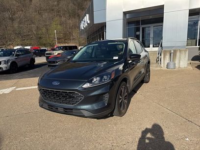 Used 2022 Ford Escape SE w/ SE Sport Appearance Package