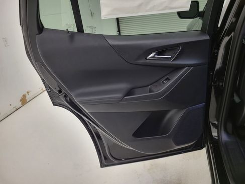 New 2026 Chevrolet Equinox LT w/ Convenience Package II FWD image 39