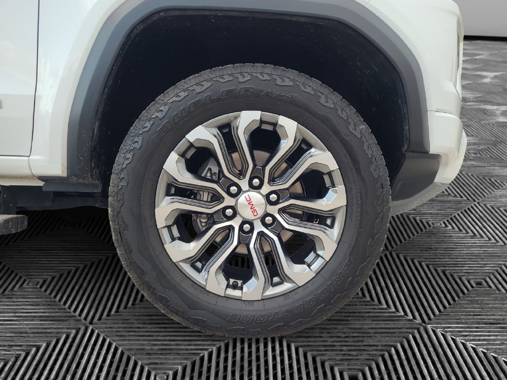 Used 2023 GMC Canyon Denali AWD/4WD image 16
