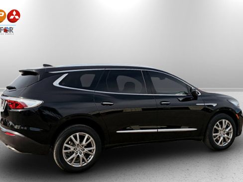 Used 2023 Buick Enclave Essence w/ Experience Buick Package image 5