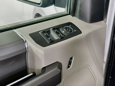 Used 2020 Ford F150 XLT w/ Equipment Group 302A Luxury AWD/4WD image 21