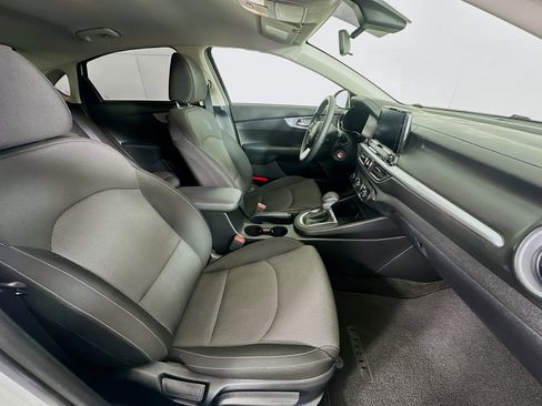 Used 2024 Kia Forte LXS w/ LXS Technology Package FWD image 29