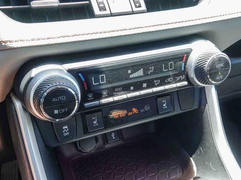 Used 2020 Toyota RAV4 Limited w/ Carpet Mat Package AWD/4WD image 21