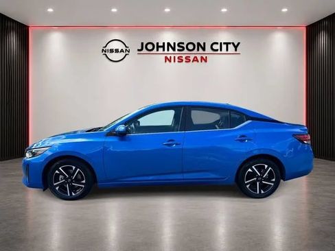 Used 2025 Nissan Sentra SV FWD image 8