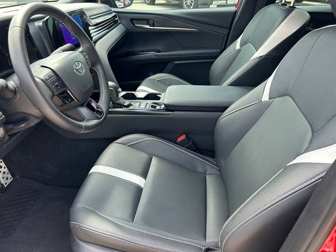 Used 2026 Toyota Camry SE w/ Convenience Package FWD image 11