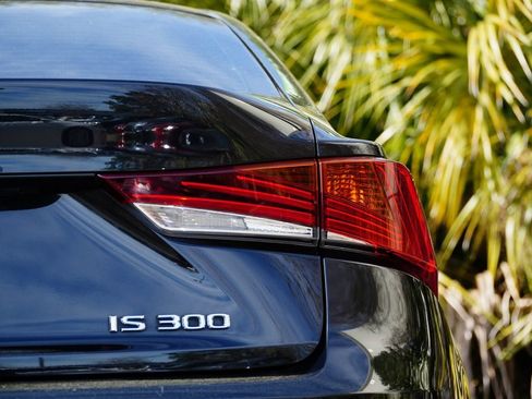 Used 2020 Lexus IS 300 F Sport image 8