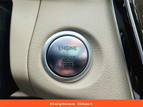 Used 2019 Mercedes-Benz GLC 300 4MATIC w/ Premium Package image 37