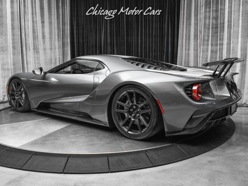 Used 2019 Ford GT RWD image 3