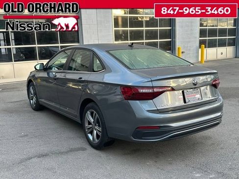 Used 2024 Volkswagen Jetta SE FWD image 7
