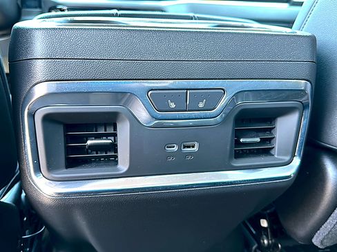 Used 2026 GMC Sierra 1500 SLT AWD/4WD image 21