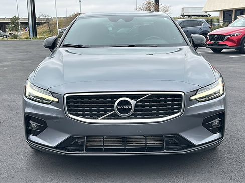 Used 2019 Volvo S60 T6 R-Design image 11