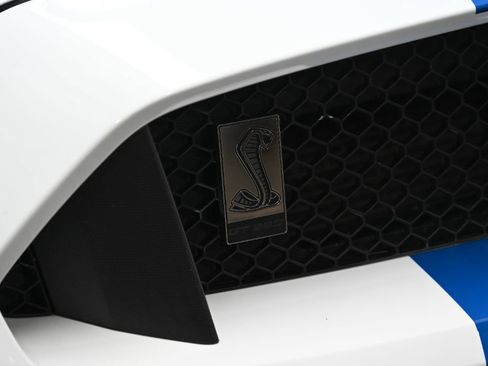 Used 2016 Ford Mustang Shelby GT350 w/ Technology Package RWD image 11