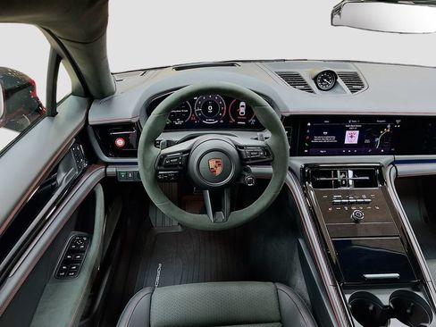 Certified 2026 Porsche Panamera GTS AWD/4WD image 25