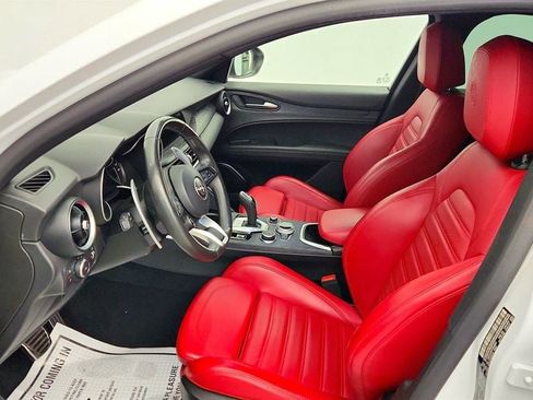 Used 2023 Alfa Romeo Stelvio Sprint image 21