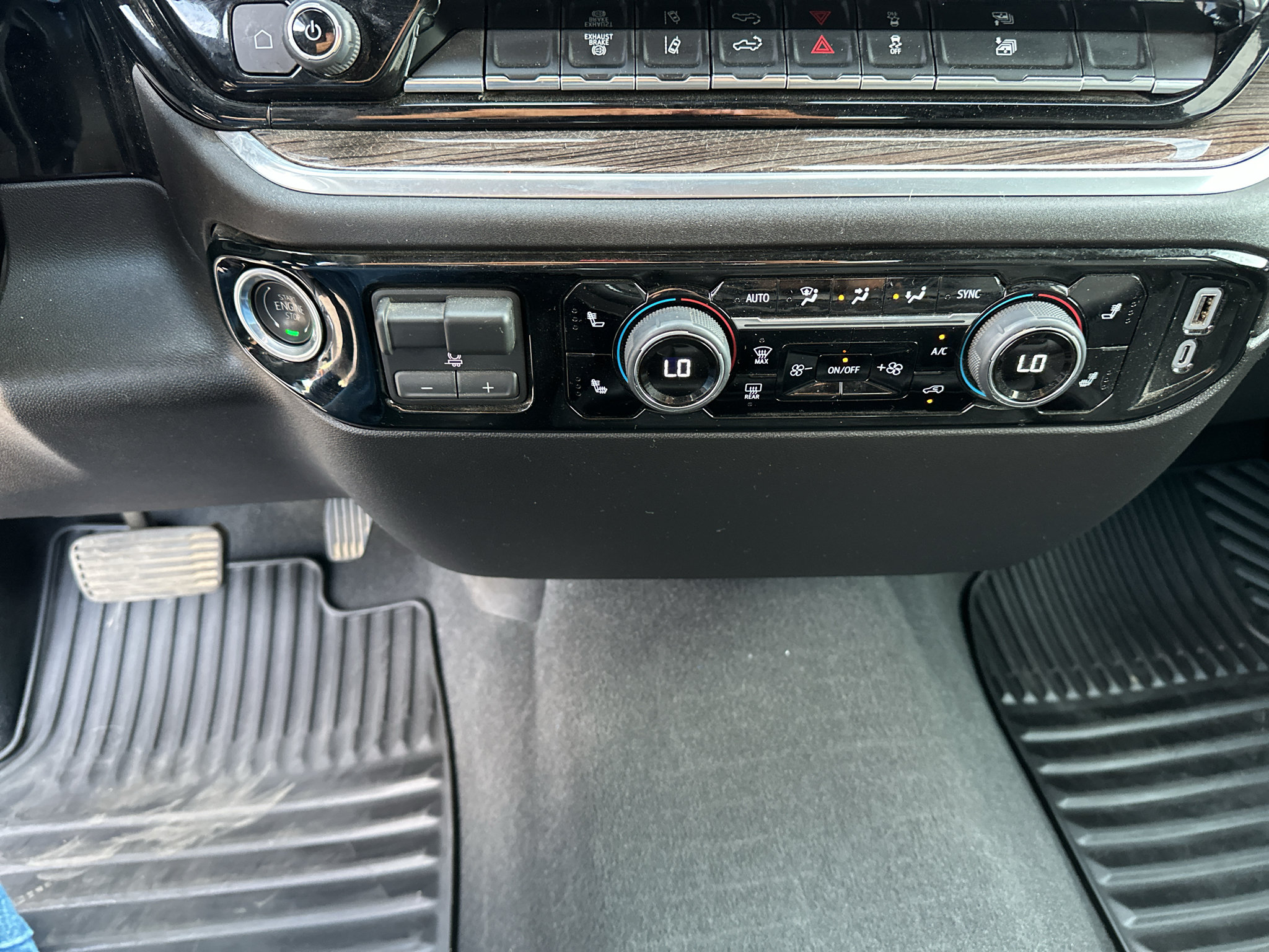 Used 2026 Chevrolet Silverado 3500 LT AWD/4WD image 30