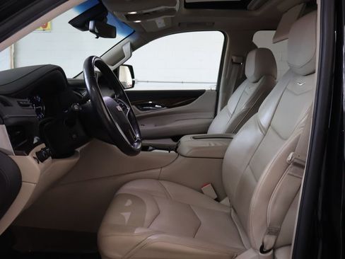 Used 2018 Cadillac Escalade ESV Luxury AWD/4WD image 20