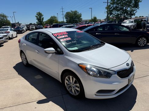 Used 2016 Kia Forte LX w/ LX Popular Plus Package FWD image 3