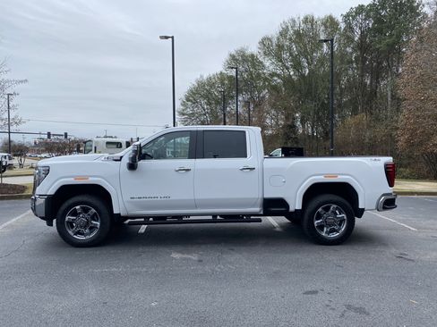 Used 2025 GMC Sierra 2500 SLT image 6