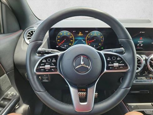 Used 2023 Mercedes-Benz GLA 250 4MATIC image 16