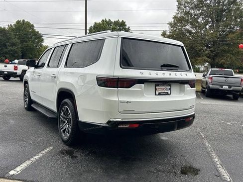Used 2023 Jeep Wagoneer L Series II image 6