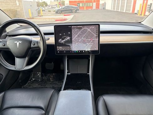 Used 2018 Tesla Model 3 Long Range image 15