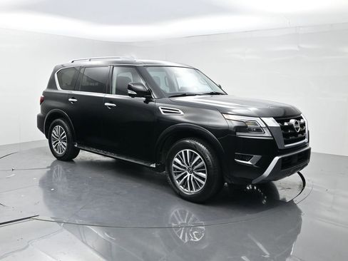 Used 2024 Nissan Armada SL w/ Captain's Chairs Package RWD image 2