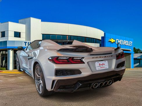 Used 2024 Chevrolet Corvette Z06 image 3