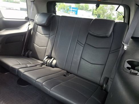 Used 2020 Cadillac Escalade Luxury AWD/4WD image 18