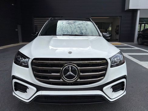 Used 2025 Mercedes-Benz GLS 450 4MATIC image 10