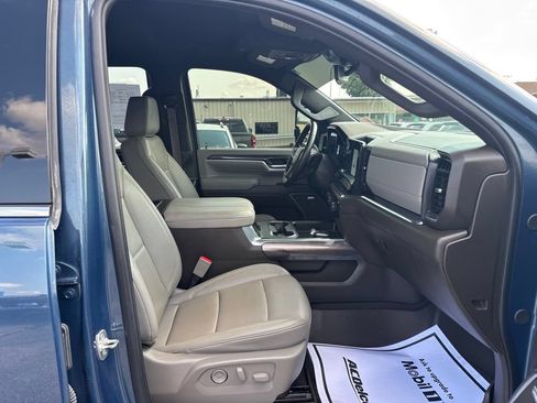 Used 2025 Chevrolet Silverado 2500 LTZ w/ LTZ Plus Package AWD/4WD image 45