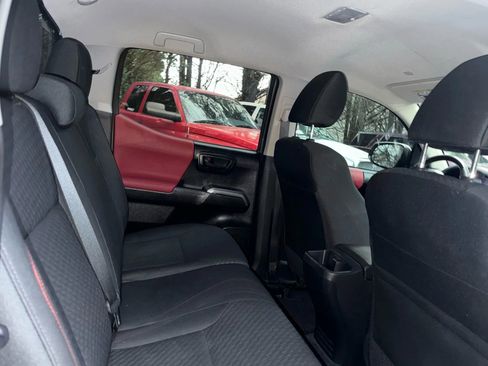 Used 2022 Toyota Tacoma SR5 image 18