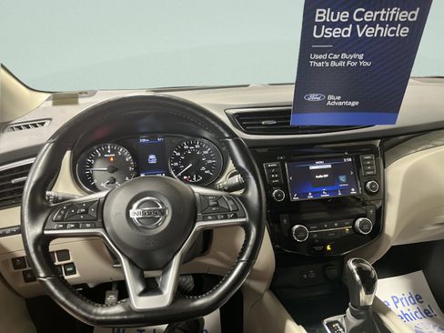 Certified 2022 Nissan Rogue Sport SV AWD/4WD image 19