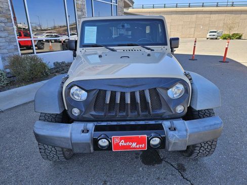 Used 2016 Jeep Wrangler Unlimited Rubicon w/ Connectivity Group image 7