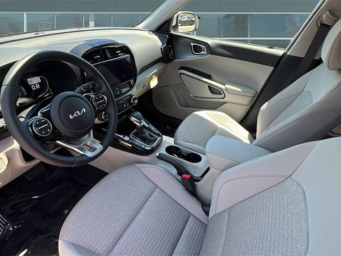 New 2025 Kia Soul EX image 17