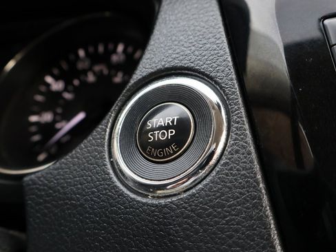 Used 2019 Nissan Rogue SV image 33