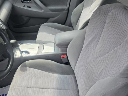 Used 2010 Toyota Camry LE FWD image 16