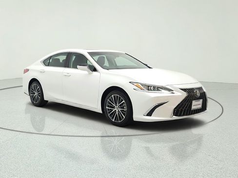 Used 2024 Lexus ES 350 w/ Premium Package FWD image 3